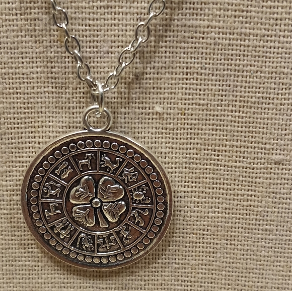 Clearance Necklace - Picture 2 of 3